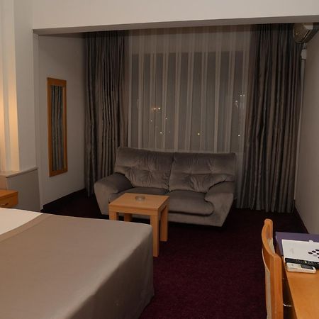 Hande Hotel Mustafakemalpaşa エクステリア 写真